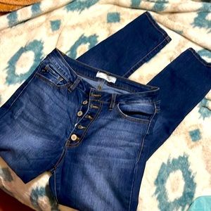 Kancan curvy jeans. New and perfect condition! Comfy and high rise!